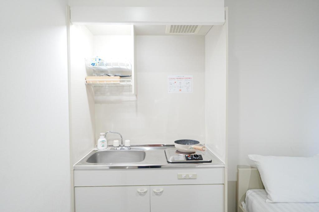GLOU Koiwa Tokyo - Economic APT in a Japanese Local Shopping Street, with Direct Access to Shinjuku