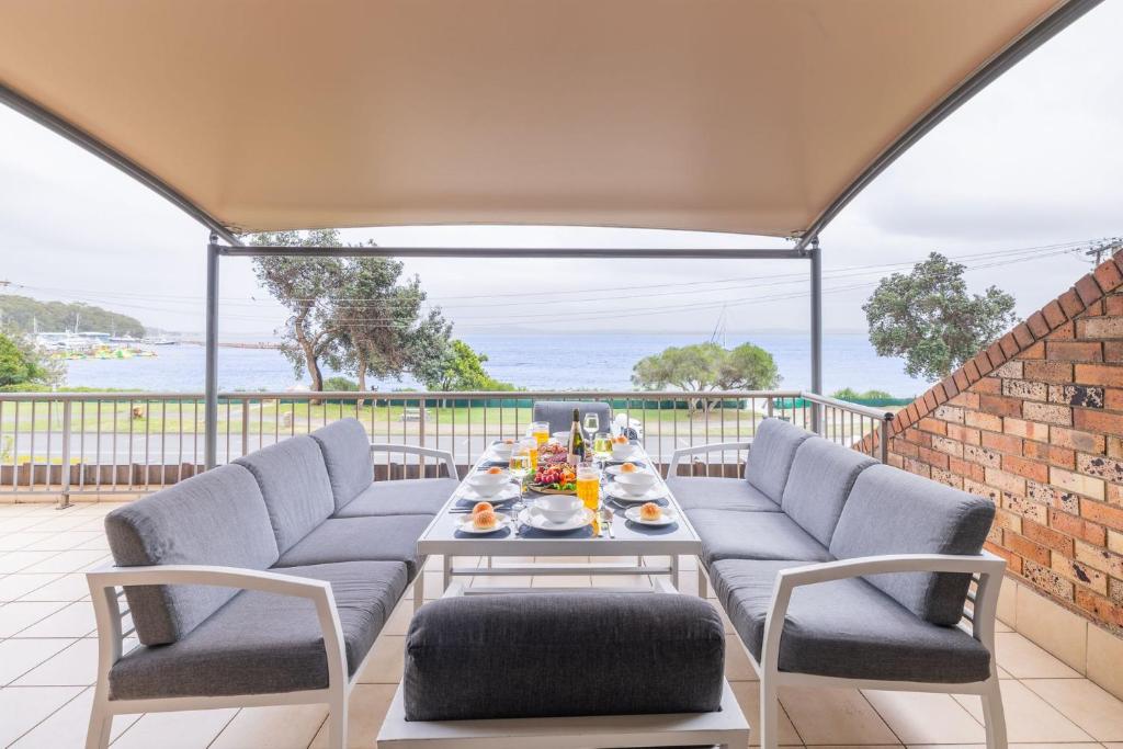 A Yachtsman Rest, 3-37 Victoria Pde - stunning unit with stunning views, Nelson Bay