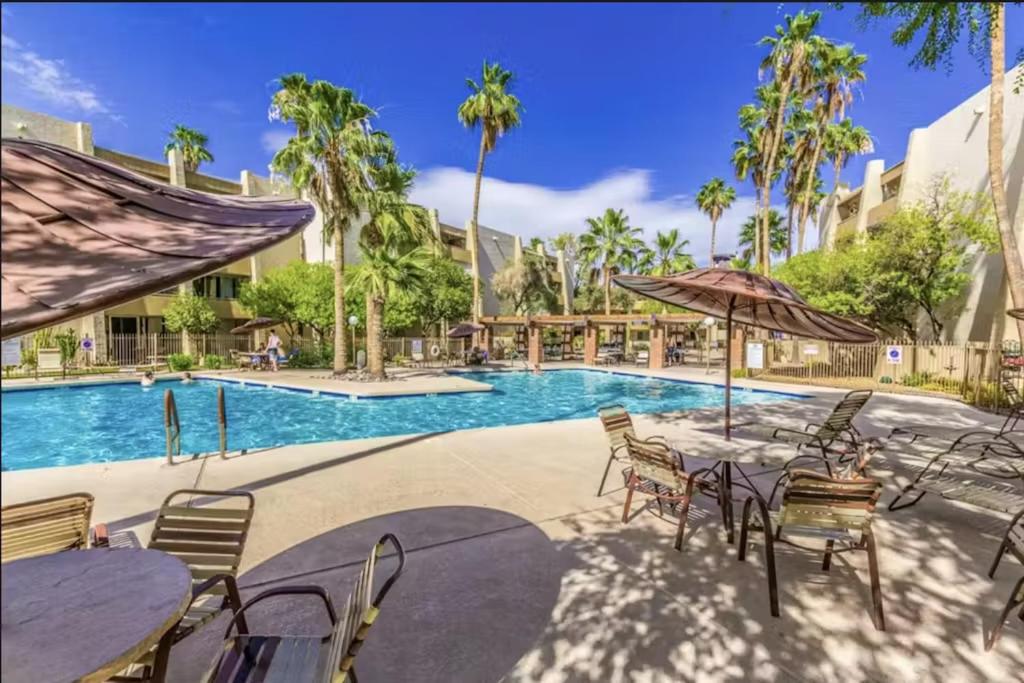 Renovated Condo With Pool, Spa, & Gym Access, Scottsdale