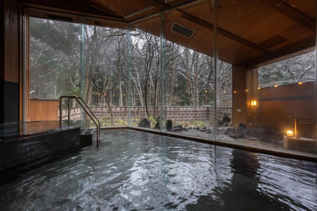 Hot spring bath