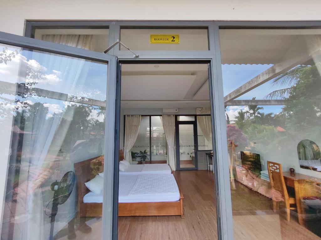 Rooster Mekong Garden and Villas