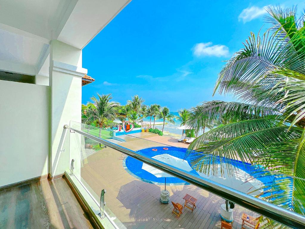 Hon Rom 2 Resort