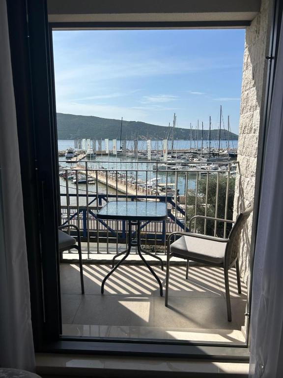 Azure Mare, Herceg-Novi