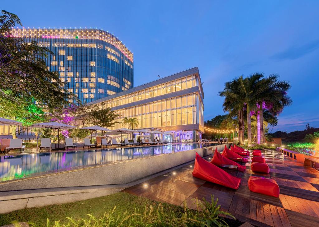 2. 롯데 호텔 양곤..