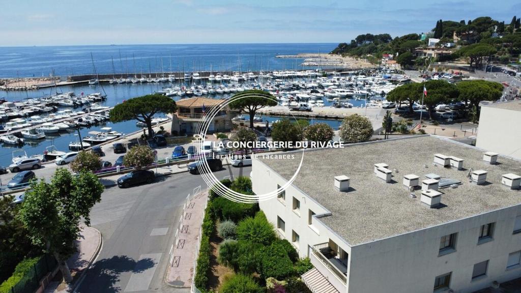 Studio rénové face à la mer - Port de Carqueiranne - 2