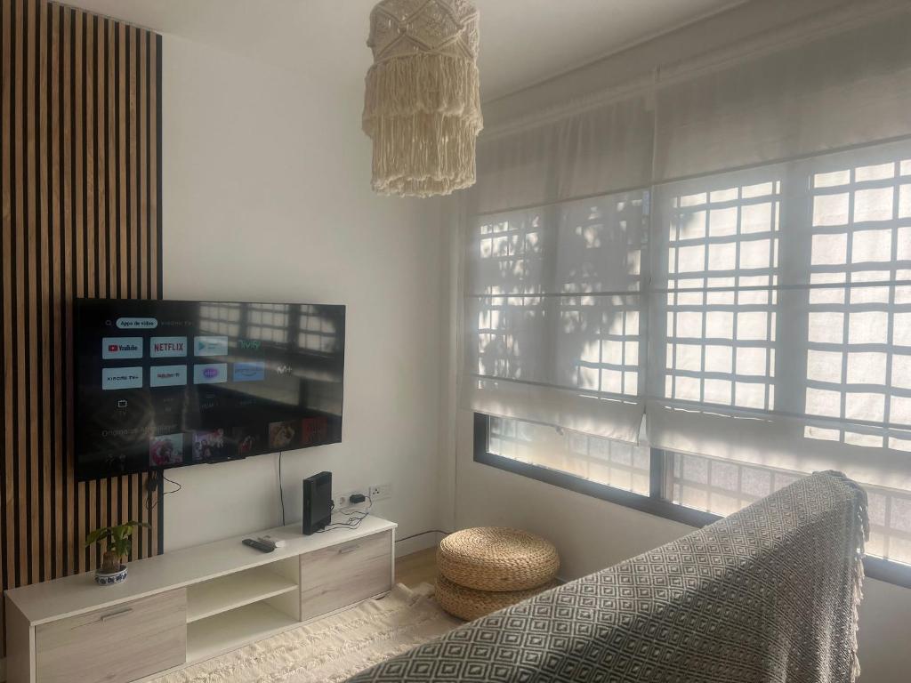 Studio 5 mins from El Palo Beach WiFi & AC - 2
