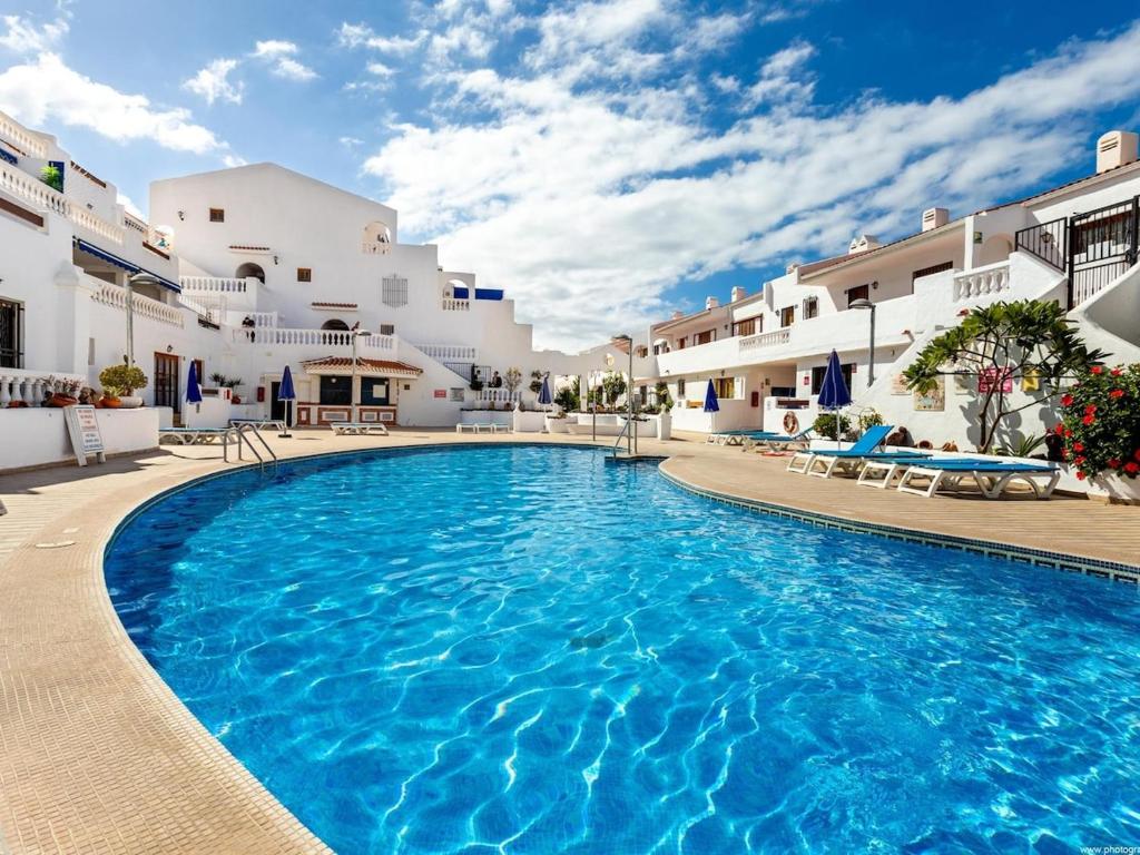 Port Royale shine and bright, heated pool - 1