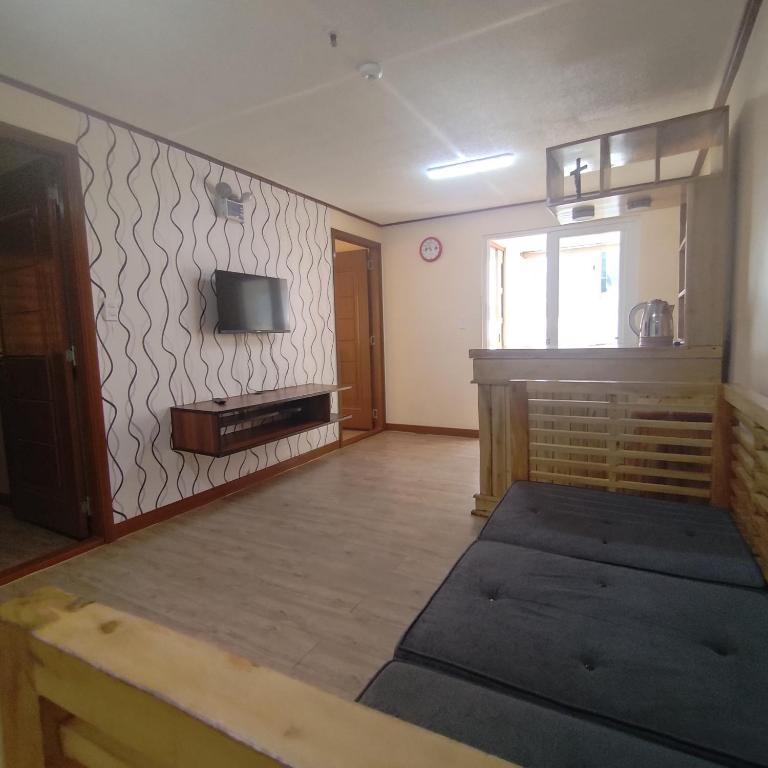Zenmnist Properties - Two Bedroom dlx, Baguio