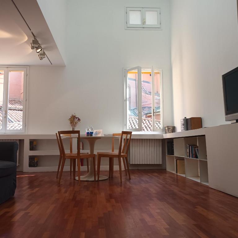 Apt Collegio Bologna, Boloňa