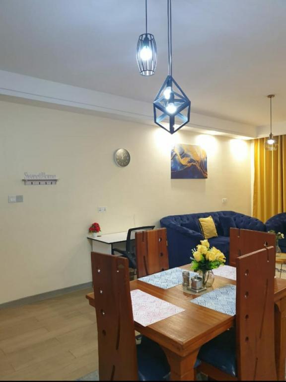 Elegant classy apartment with modern equipped gym, private parking space,and proximity to major shopping malls, Nairobi