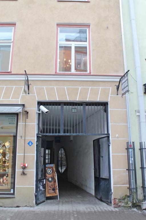 Entrance, Viru Lux Apartment in Tallinn