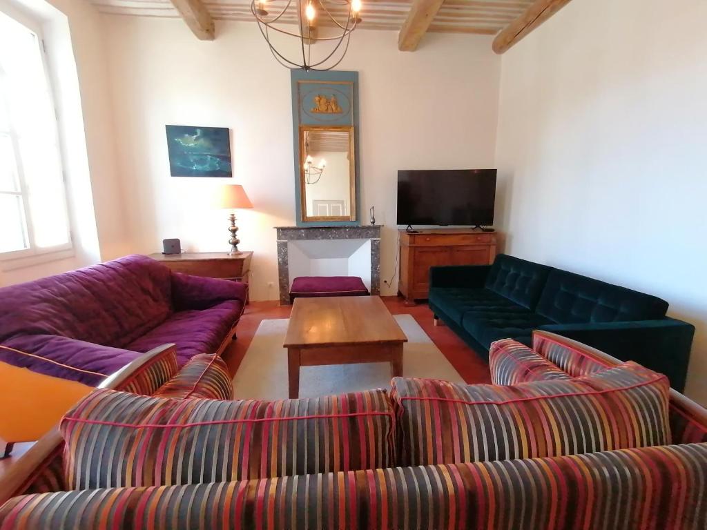 Croassecorbeau Maison de Famille au pied du Ventoux - 1