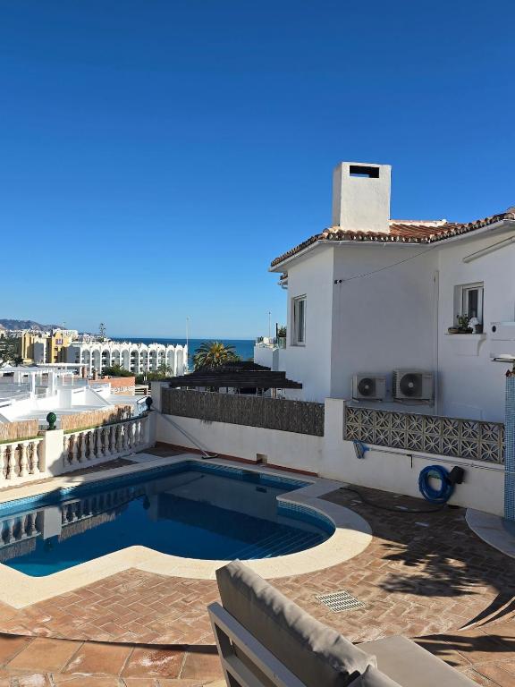 Private Beach Villa for 6 with Seaview, Pool & big Sun Terrace - 2