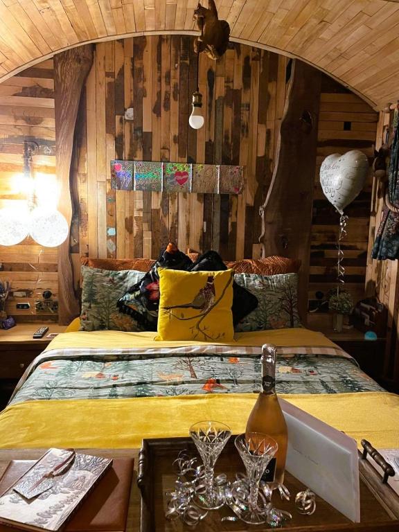 Oskar's Shepherd's Hut at Snug Hollow photo 2