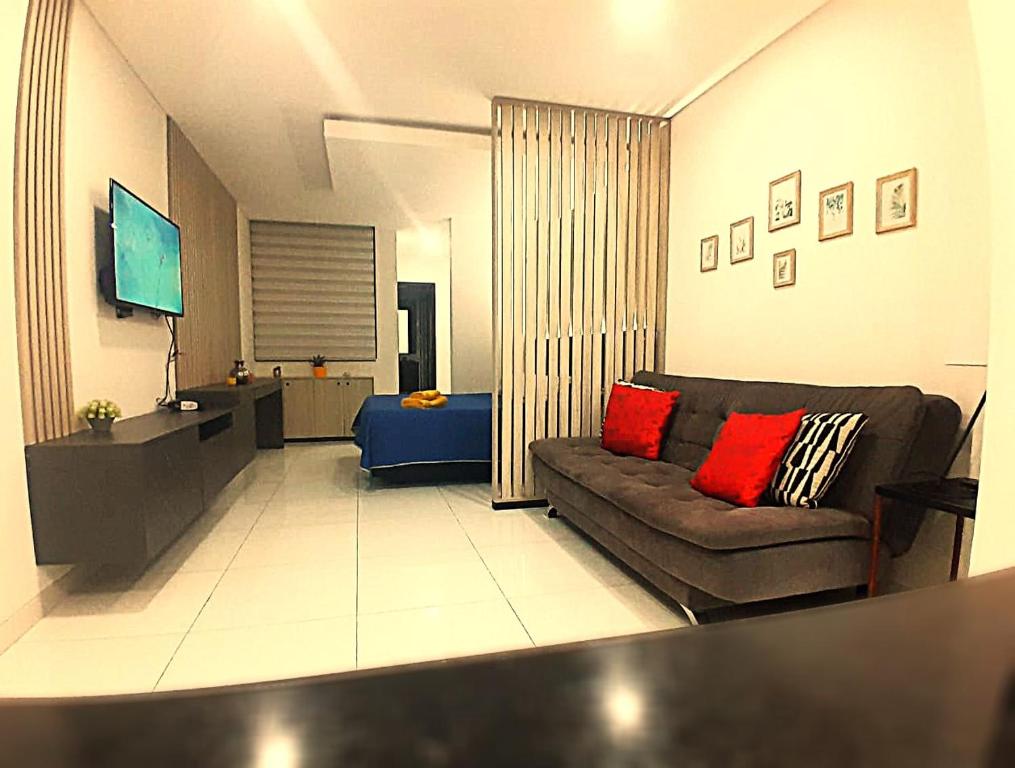 5L - Monoambiente Moderno y Equipado Smart TV 50 y Lavadora - 3