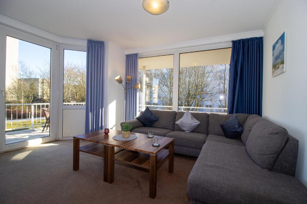 Trafalgar 150, Döse