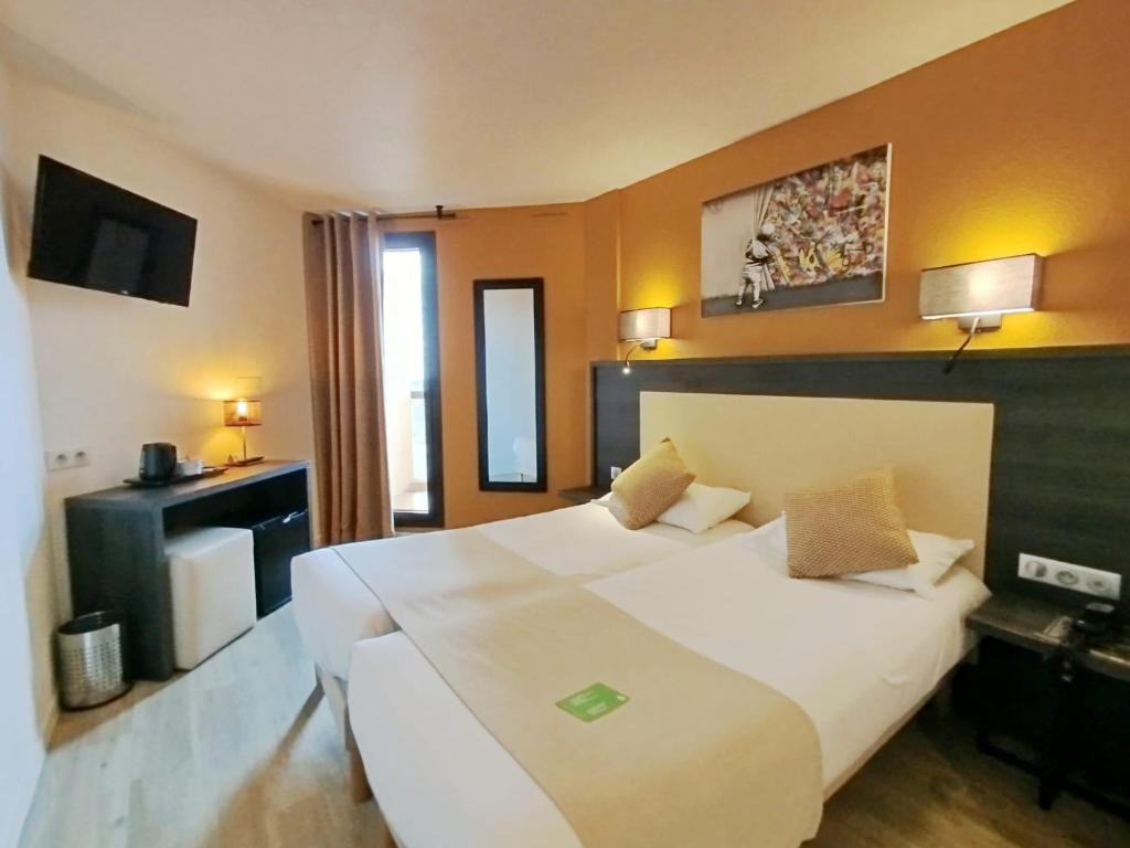 Twin Room - Sea Side