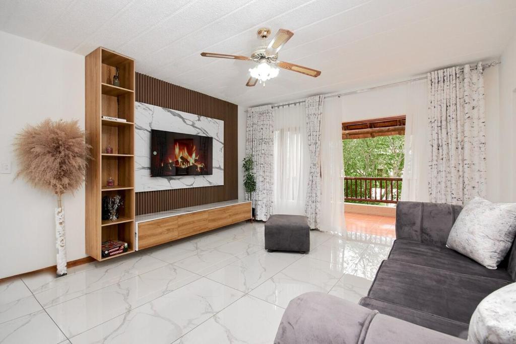 Botanic Bliss Apartment, Four Ways