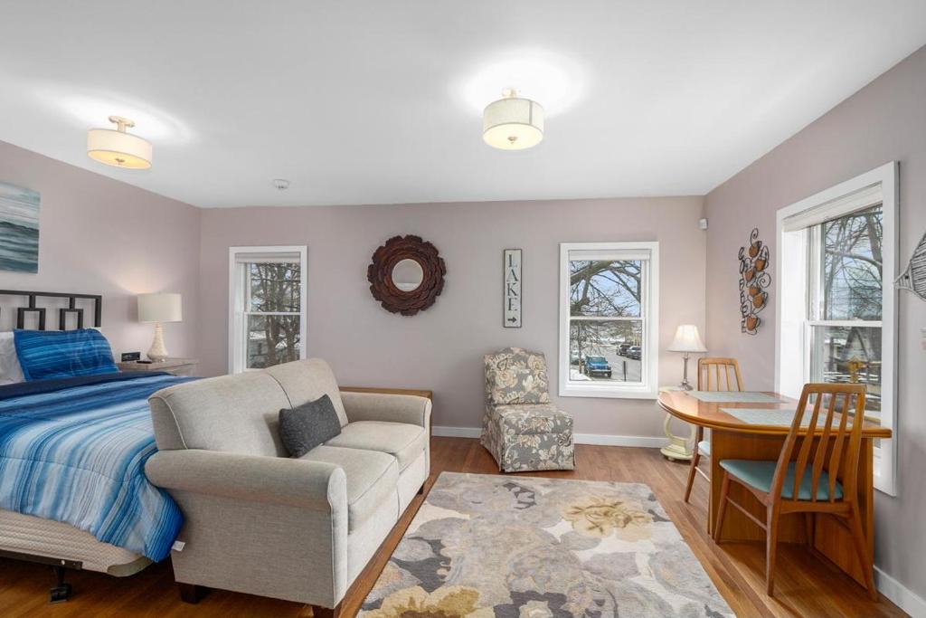 Riverview, Saugatuck