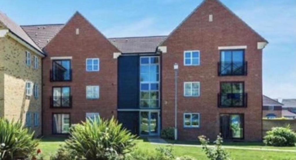 Summer at Lakeside Shopping centre Chafford Hundred Branch, North Stifford