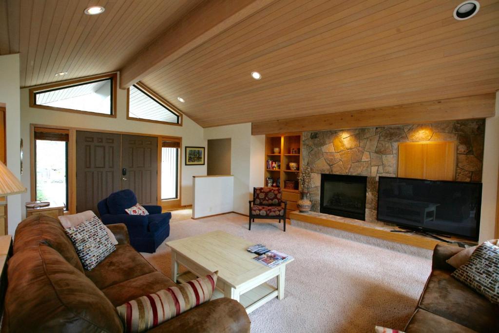 10 Tan Oak, Sunriver