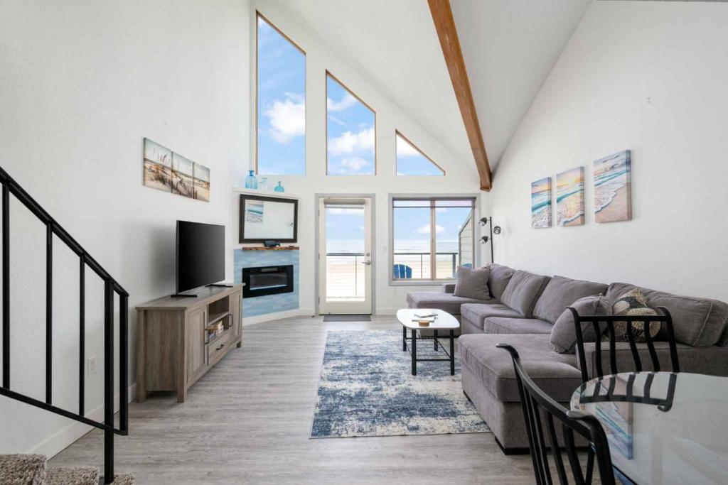 Jan's Place, Rockaway Beach