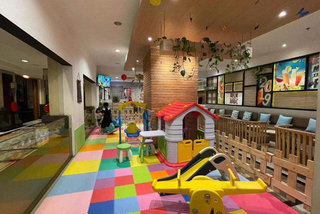 eL ROYALE by Farizi Rooms