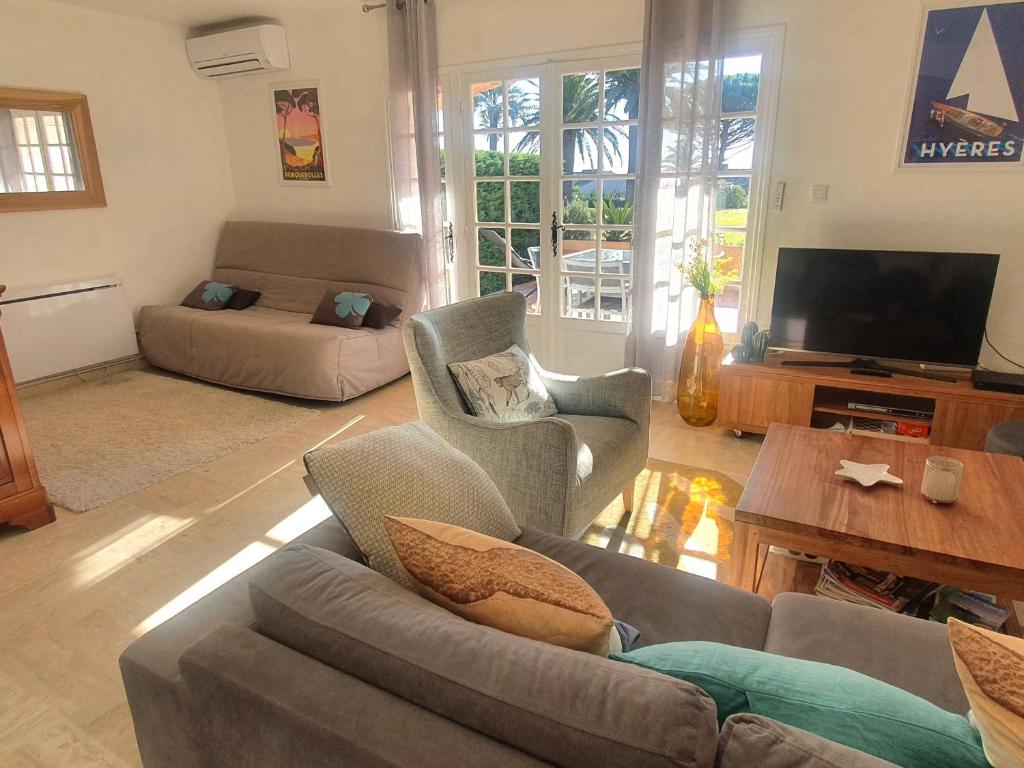 Appartement 3 pièces avec terrasse dans résidence privée à Sainte-Maxime - FR-1-780-33 - 2