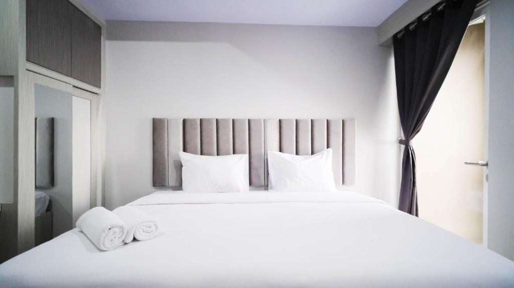 Nice and Comfy Studio at Grand Dharmahusada Lagoon Apartment By Travelio, Surabaja