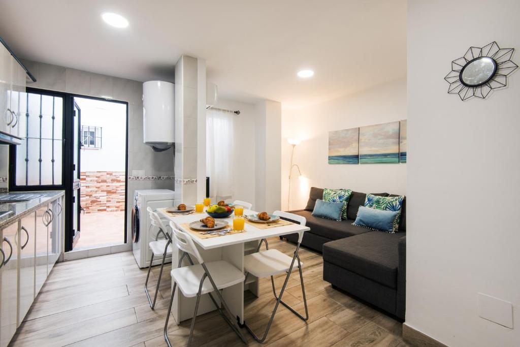 NEW STREET FANTASY 2 Center Apartment - 2