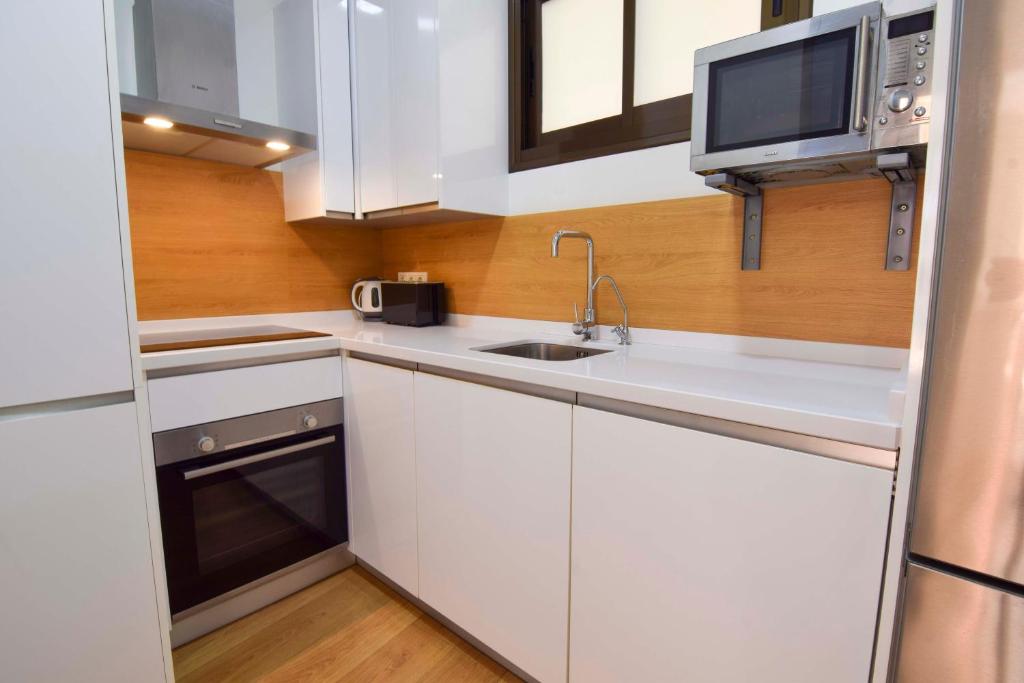 Letplanet Plaza del Teatro Premium Apartment - 3