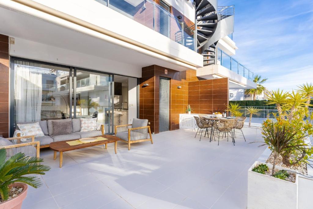 Ceñuela - Lush Haven by United Renters, Torrevieja