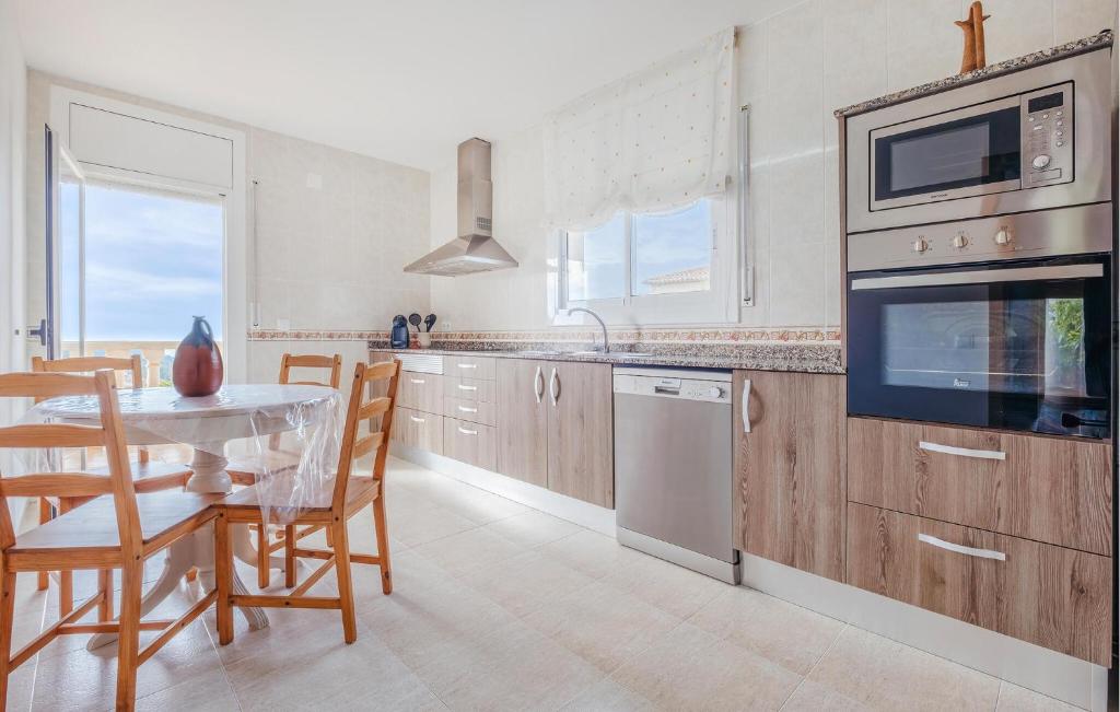 Lovely Home In Calafell - 4