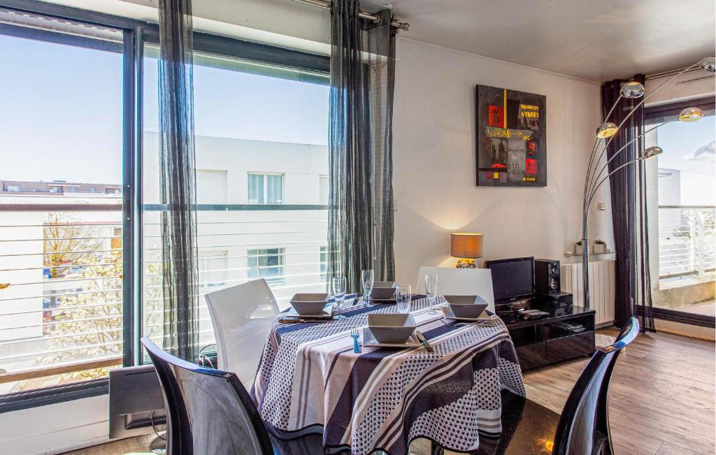 1 Bedroom Lovely Apartment In La Rochelle - 3