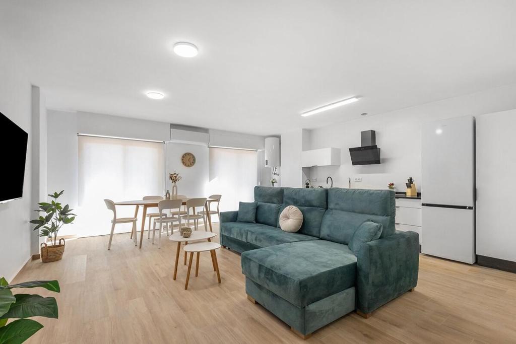 Serene Urban Retreat with AC and Wifi - 4