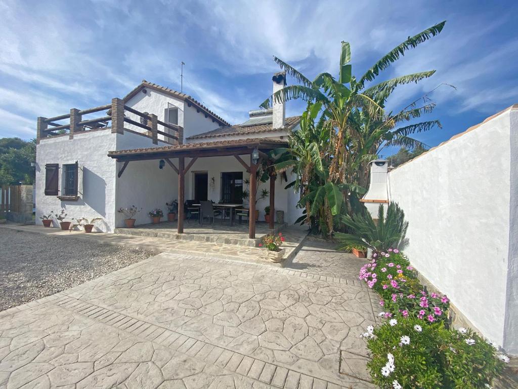 Quinta Mangueta es una casa con piscina en Zahora cerca de la playa - 4