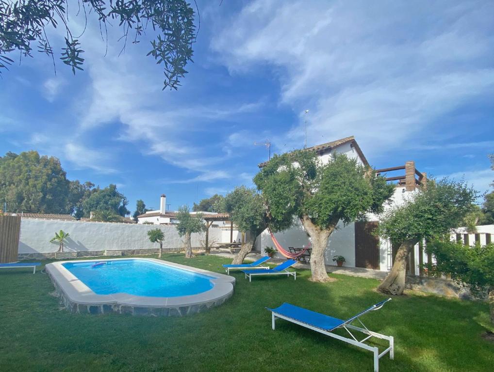 Quinta Mangueta es una casa con piscina en Zahora cerca de la playa - 1