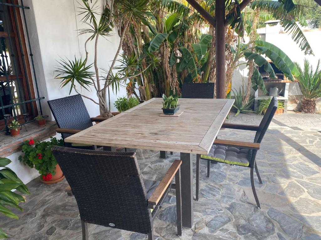 Quinta Mangueta es una casa con piscina en Zahora cerca de la playa - 5