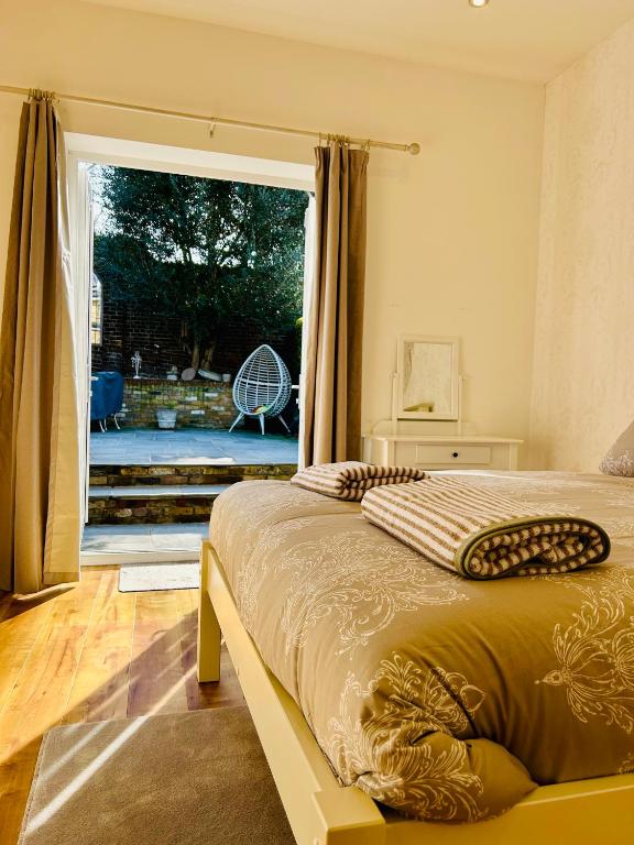 No3 Little Eaton - Perfectly located town house - By the sea - Free Parking, Kent