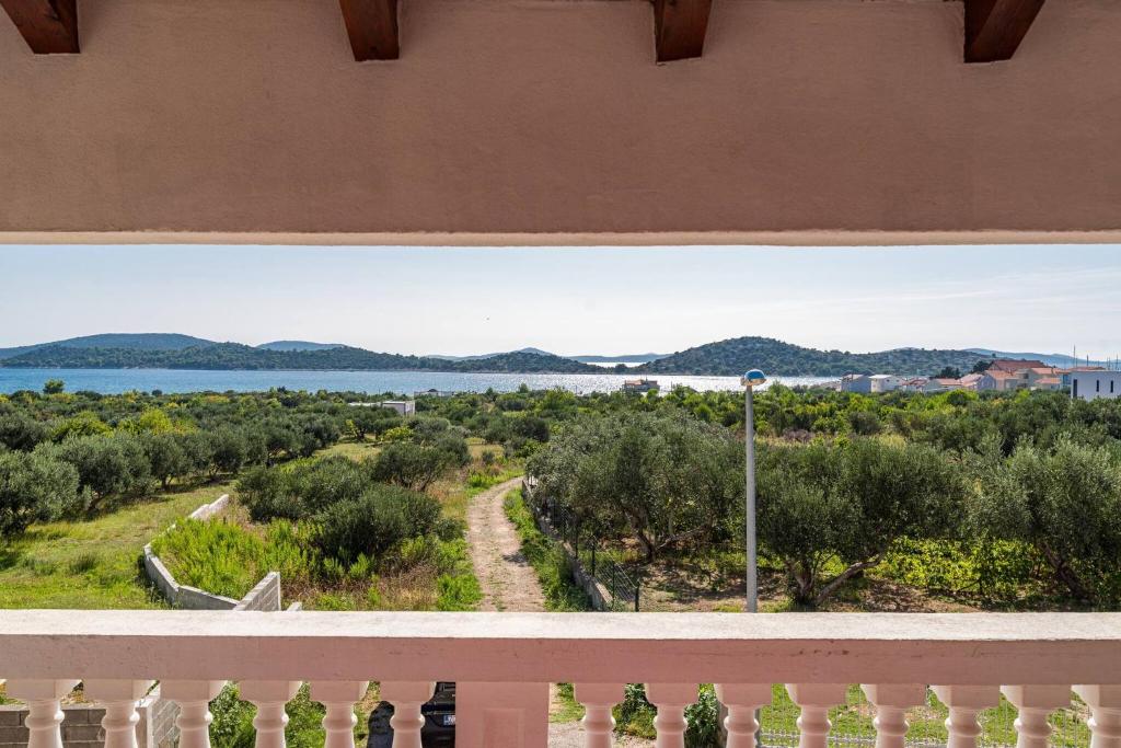 Apartment Lara, Tribunj