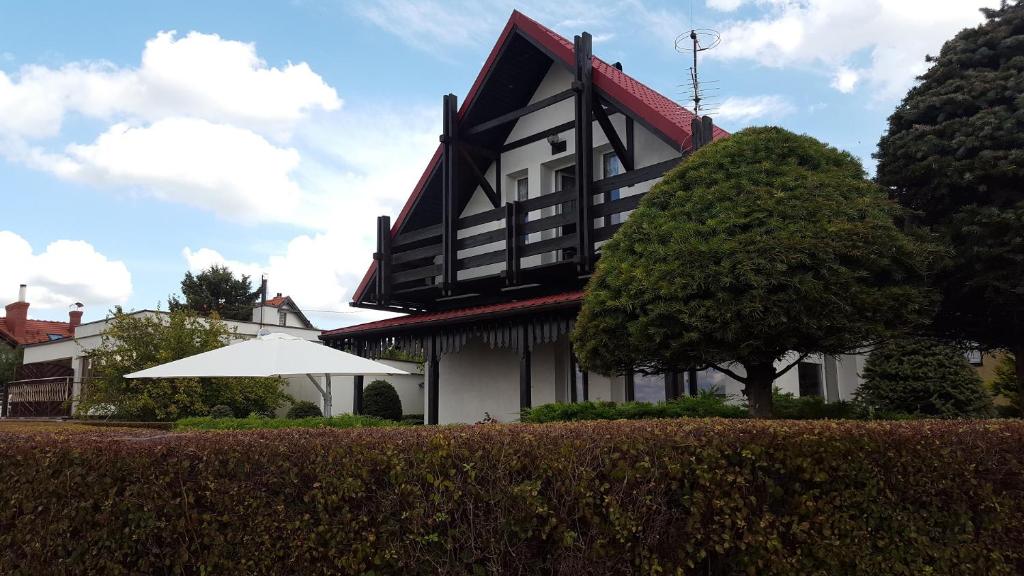 Dom na Łabędziej, Charzykowy