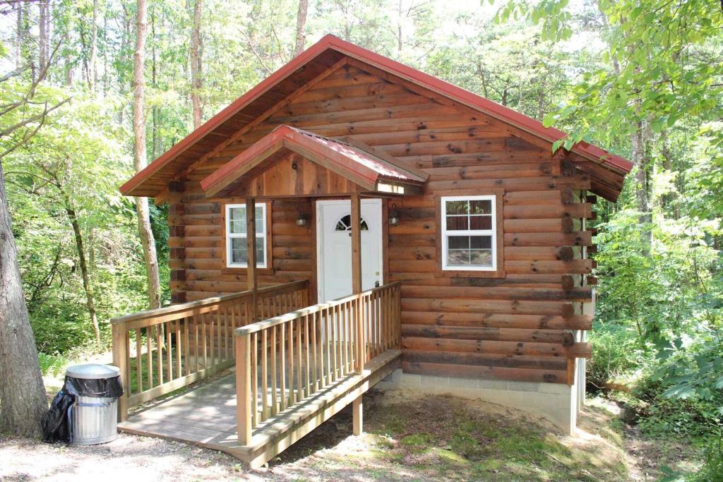 Cardinal's Crest, Logan