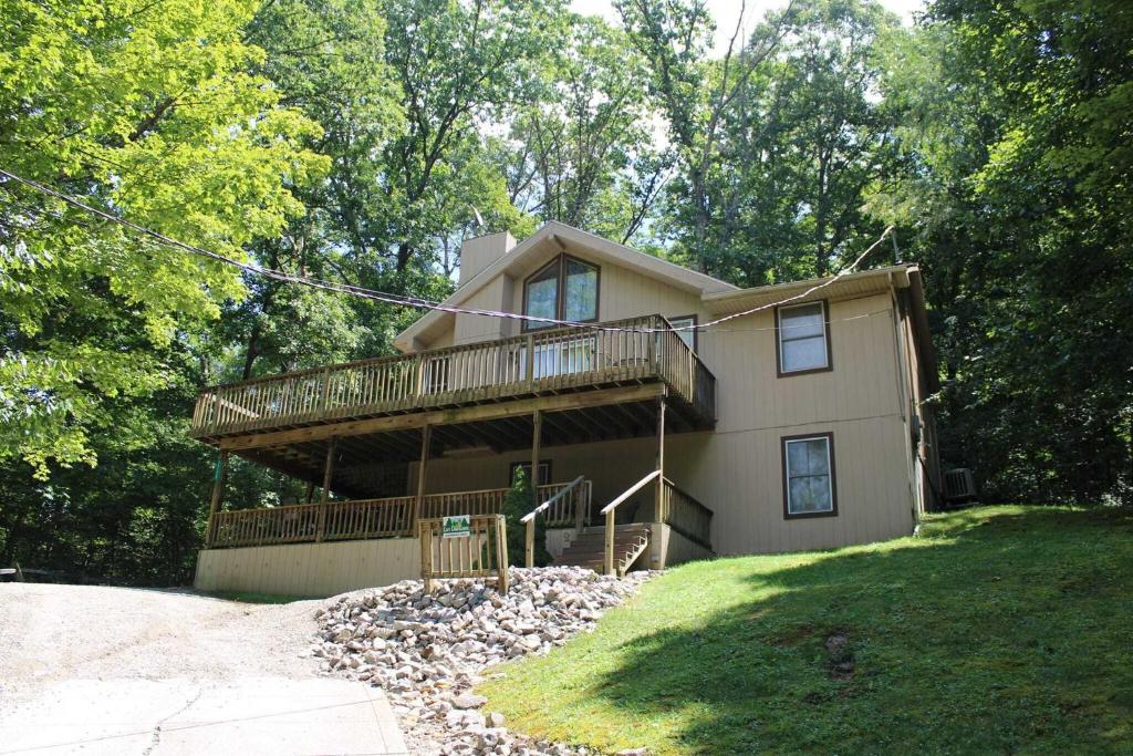 Moonbeam Chalet, Logan