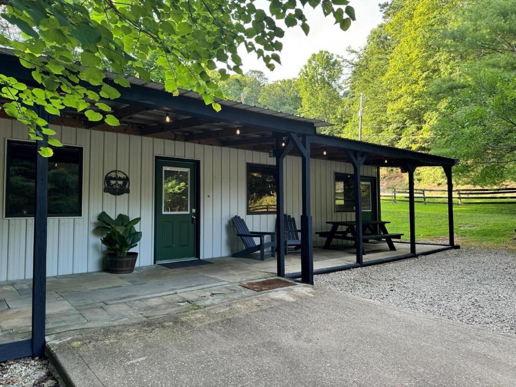 Brookside Cabin, South Bloomingville