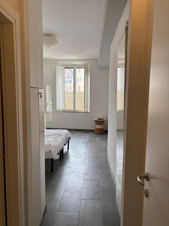 Piazza del Campo - del Mercato, Siena