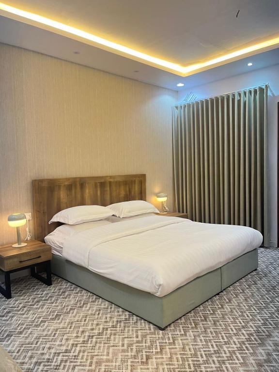 Al-Jamwaut B - Nozol Noor 7, Medína