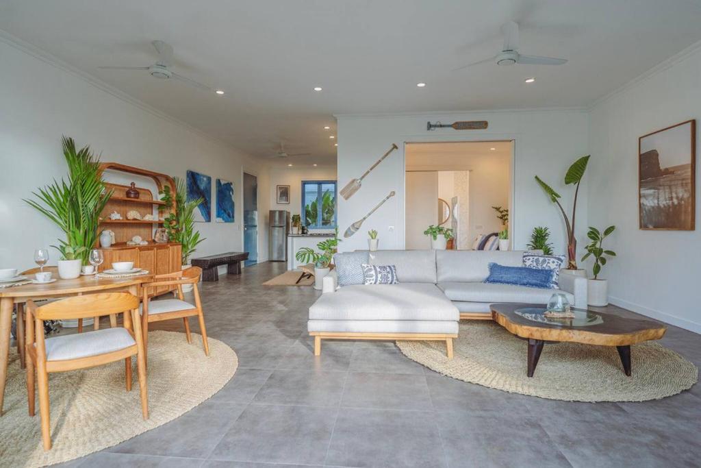 Pavones - Tropical Oceanfront 1 Bedroom Apartment by Triang Villas, Tanah Lot