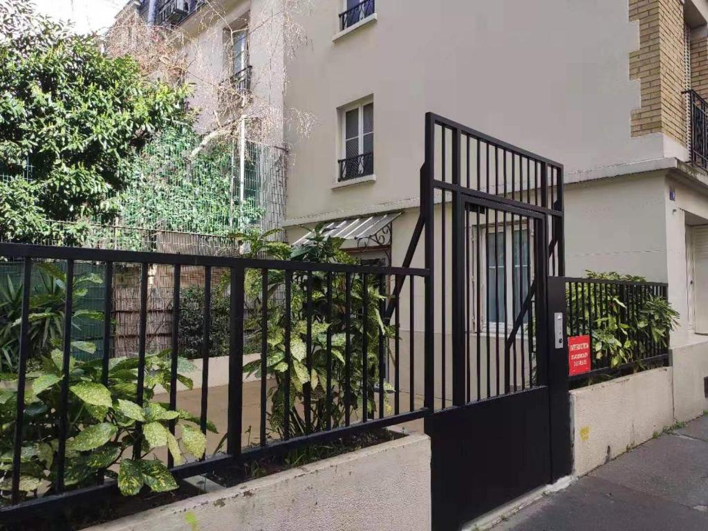 Studio in Paris 15th arrondissement - 2