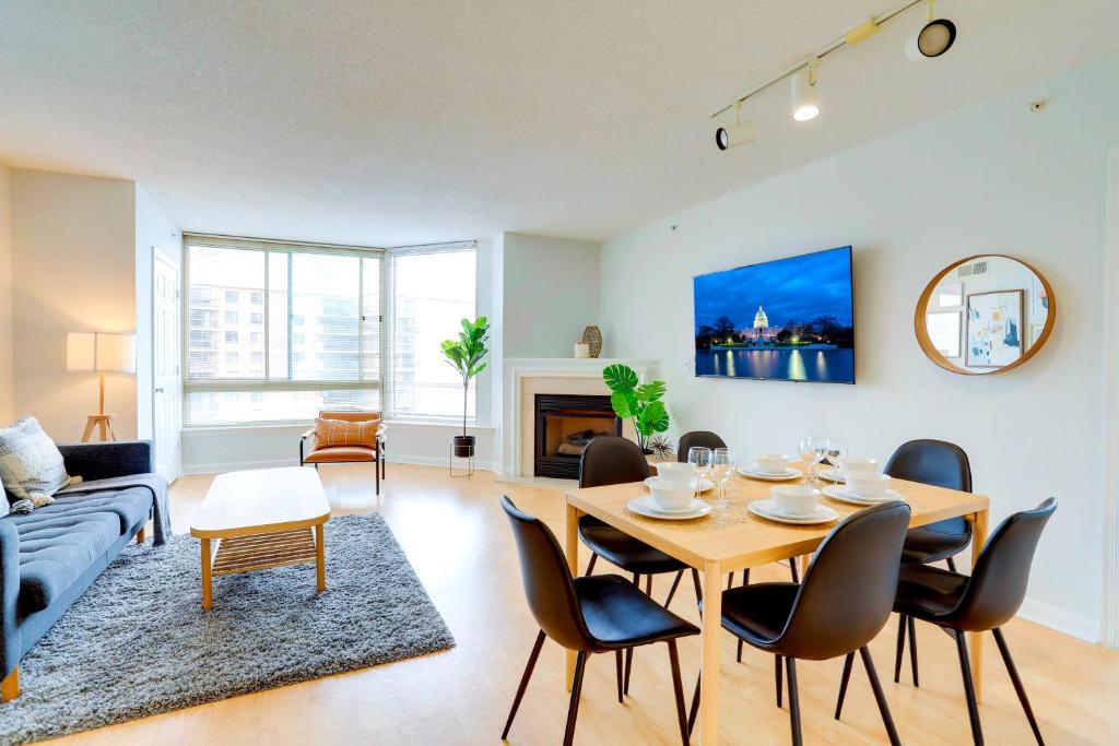 Charming Apartment with Top Amenities, Arlington