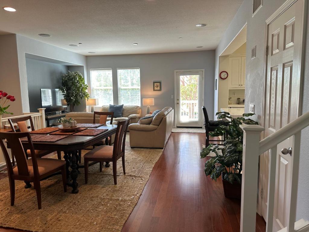 Strawberry Fields Forever Oxnard Beauty, Oxnard